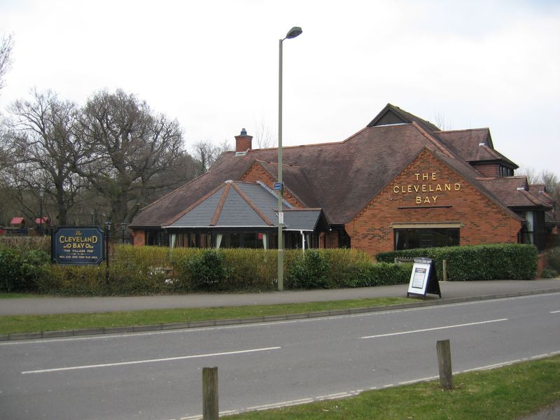 Cleveland Bay, Chandler's Ford. (Pub, External). Published on 01-04-2013
