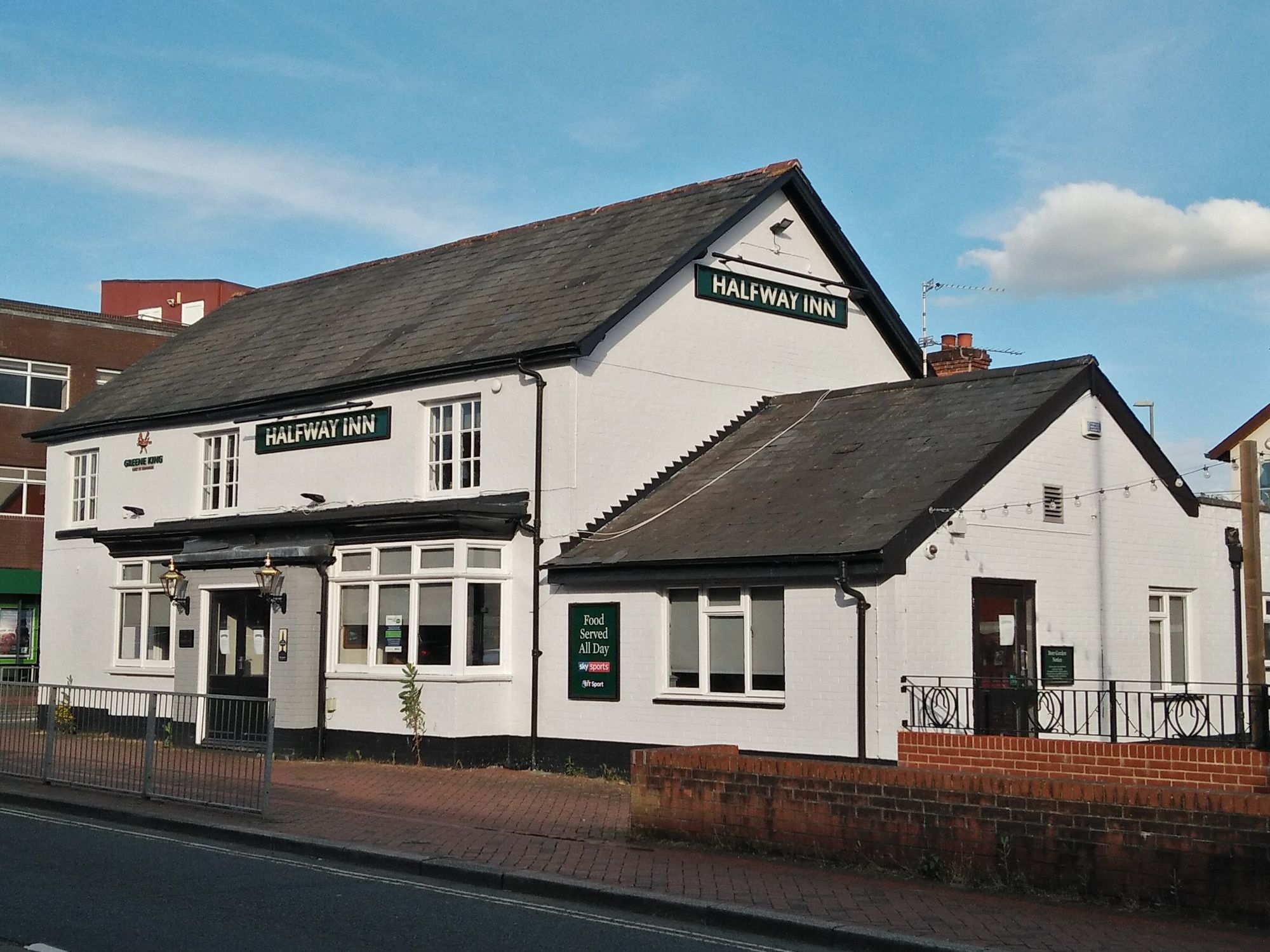 Halfway Inn, Chandler's Ford. (Pub, External). Published on 20-06-2020