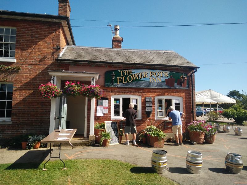 Flower Pots Inn, Cheriton. (Pub, External). Published on 18-07-2020