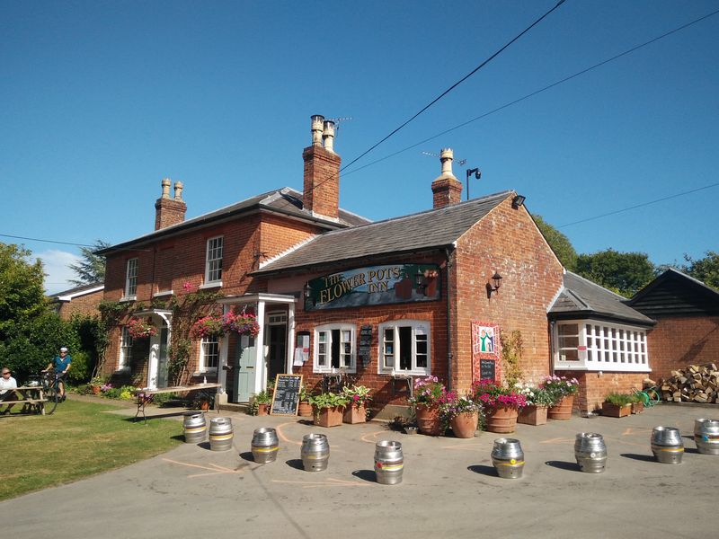 Flower Pots Inn, Cheriton. (Pub, External). Published on 18-07-2020