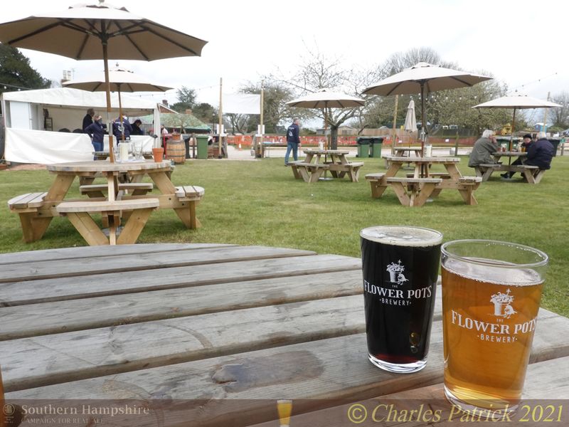 Flower Pots Inn, Cheriton. (Garden). Published on 13-04-2021