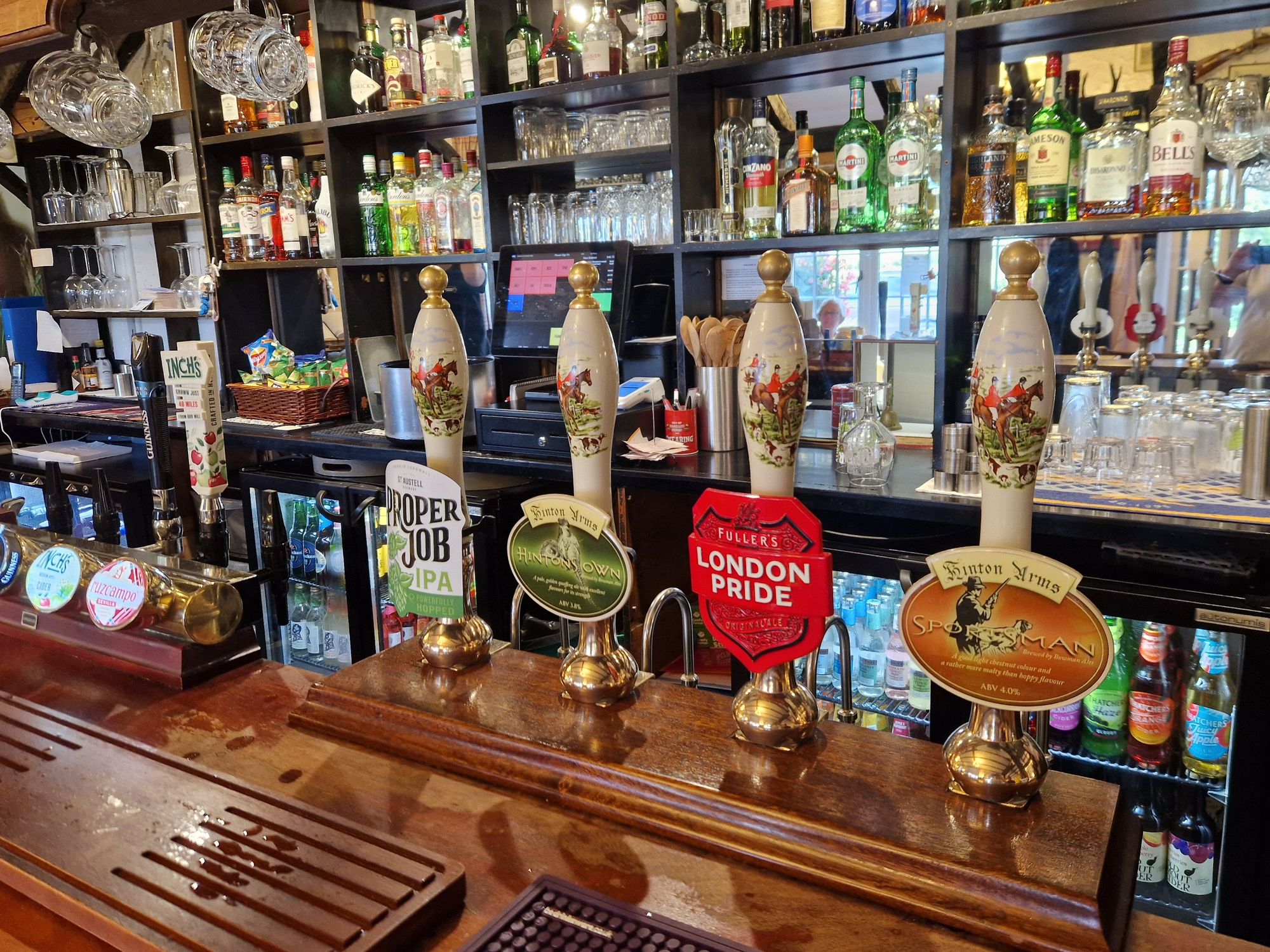 Hinton Arms, Cheriton (Photo: Pete Horn - 31/08/2025). (Bar). Published on 31-08-2025