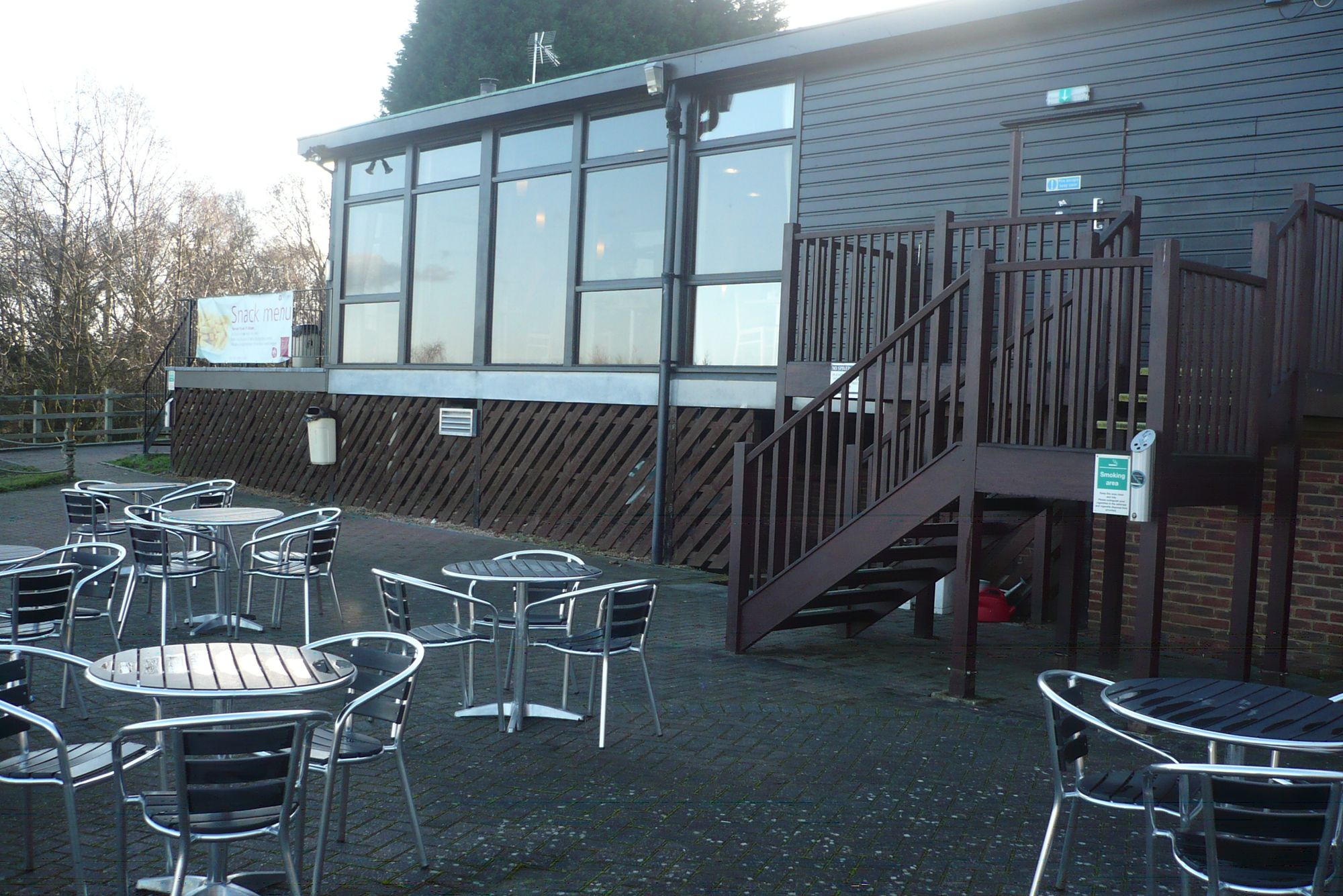 Waters Edge, Dibden (Photo: David Pritchard - 09/01/2011). (Pub, External). Published on 09-01-2011