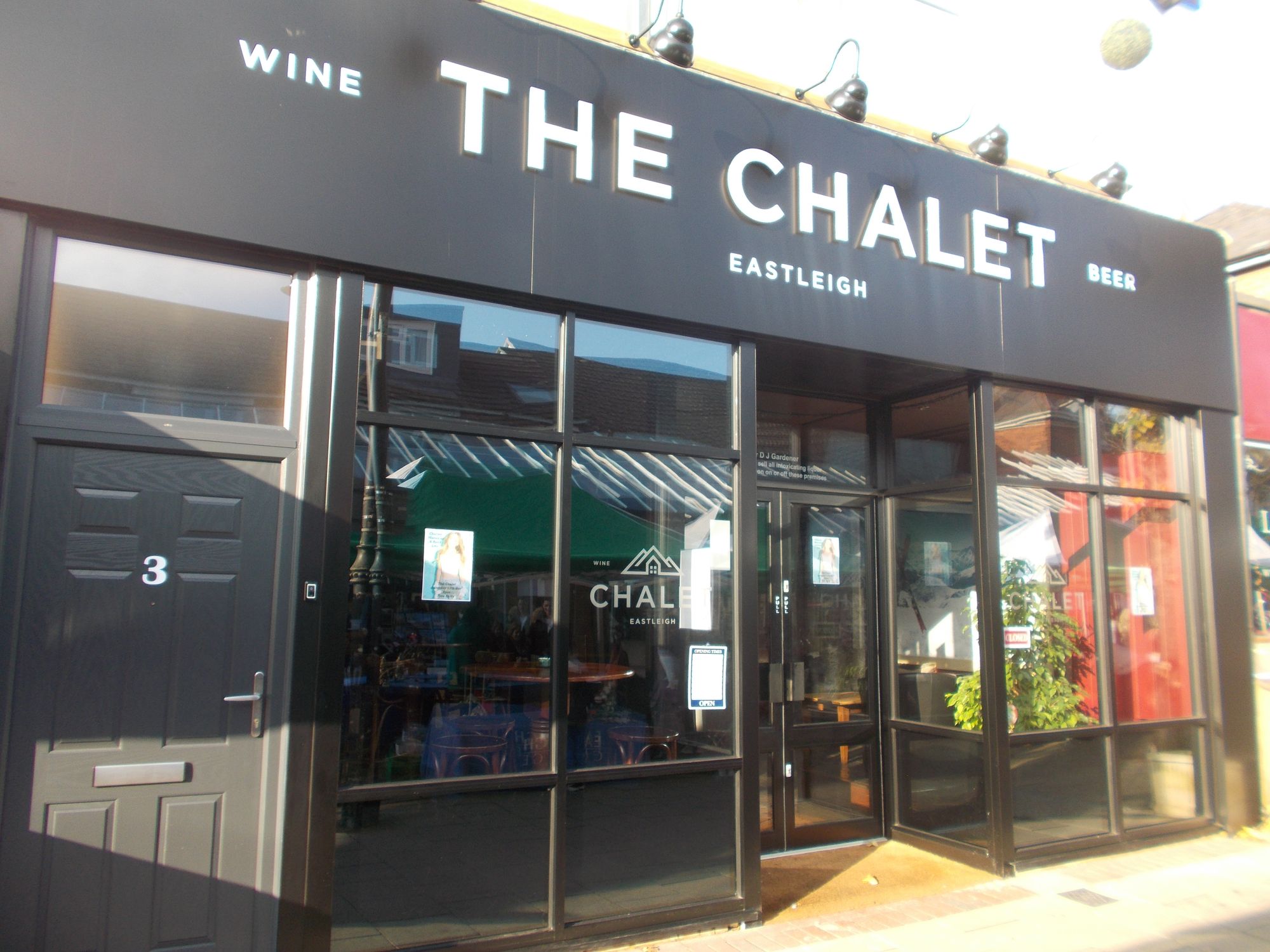 Chalet, Eastleigh. (Pub, External). Published on 17-11-2018