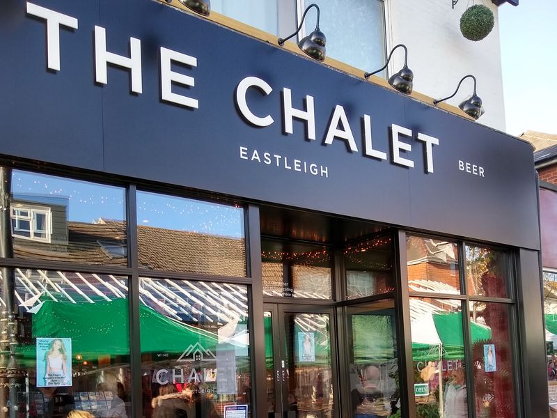 Chalet, Eastleigh. (Pub, External, Key). Published on 17-11-2018