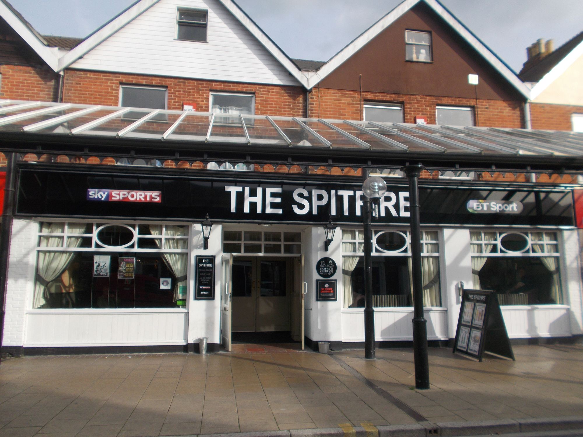 Spitfire, Eastleigh (Photo: David Pritchard - 06/10/2017). (External, Key). Published on 06-10-2017