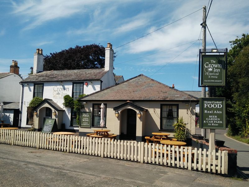 Crown Inn, Everton. (Pub, External). Published on 22-07-2020