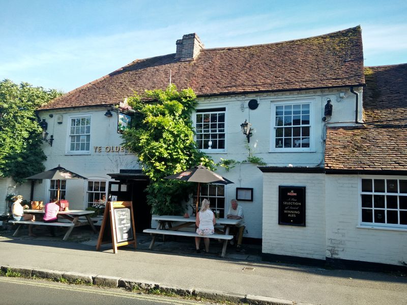 Olde Whyte Harte, Hamble-le-Rice. (Pub, External). Published on 22-07-2020