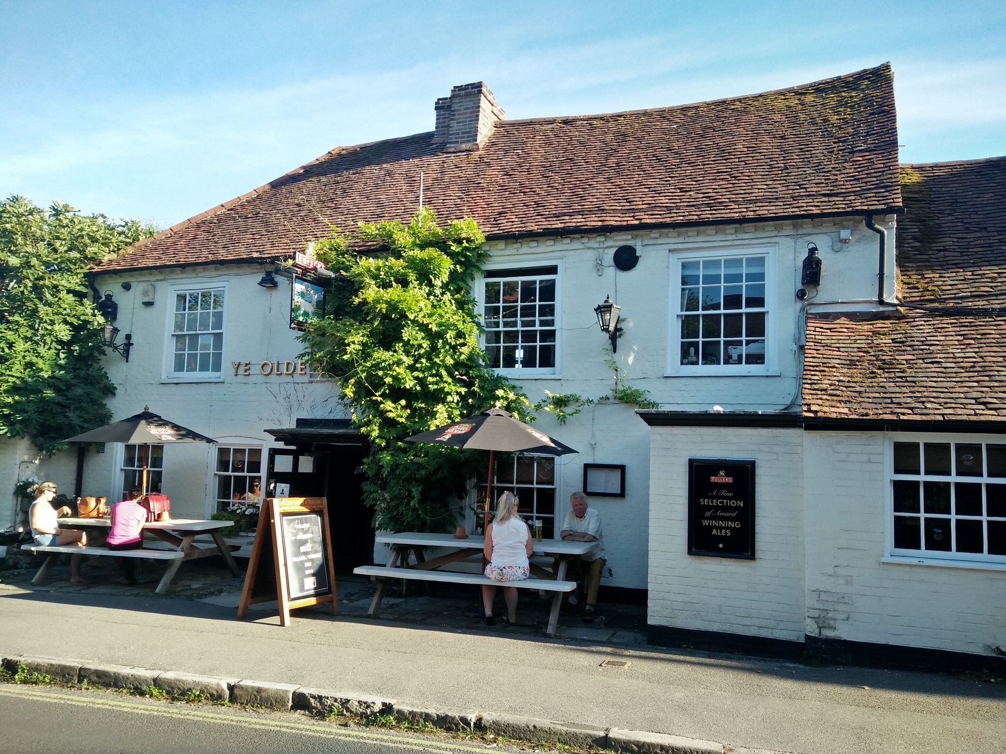 Olde Whyte Harte, Hamble-le-Rice. (Pub, External). Published on 22-07-2020