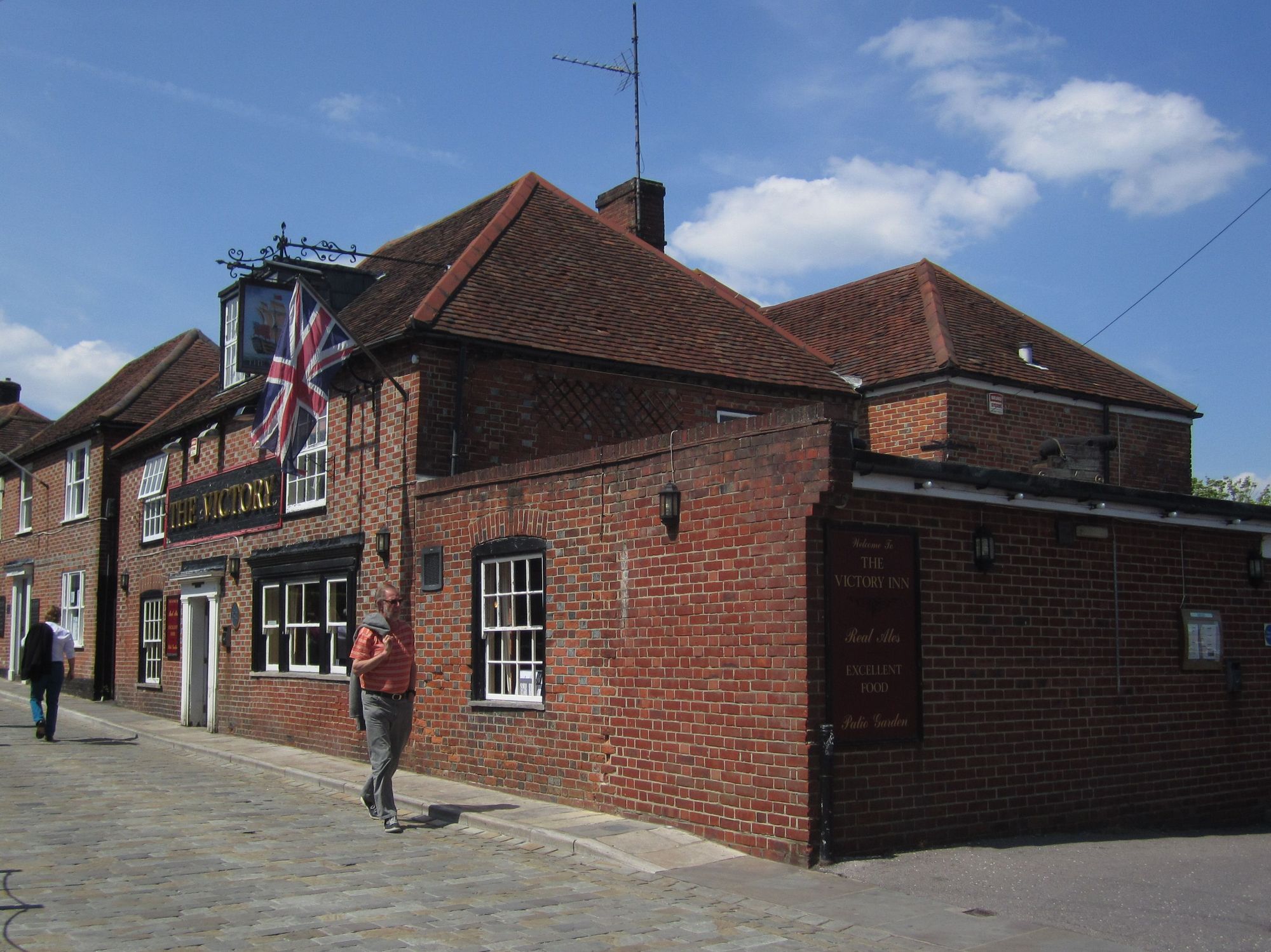 Victory, Hamble-le-Rice. (Pub, External). Published on 26-05-2013