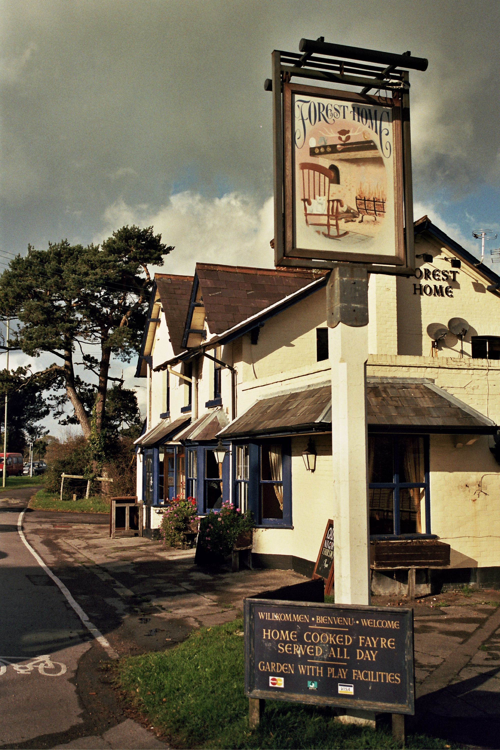Forest Home, Hardley. (Pub, Sign). Published on 11-11-2010