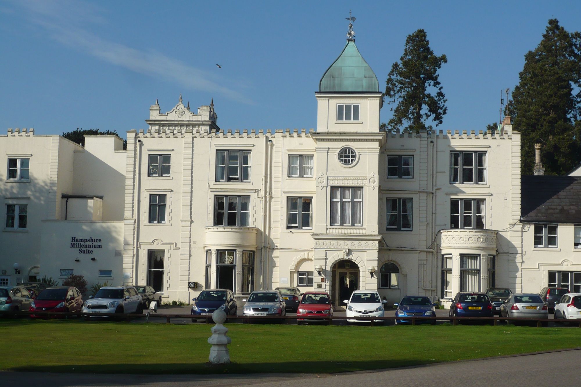 Botleigh Grange Hotel, Hedge End. (External, Key). Published on 25-04-2013
