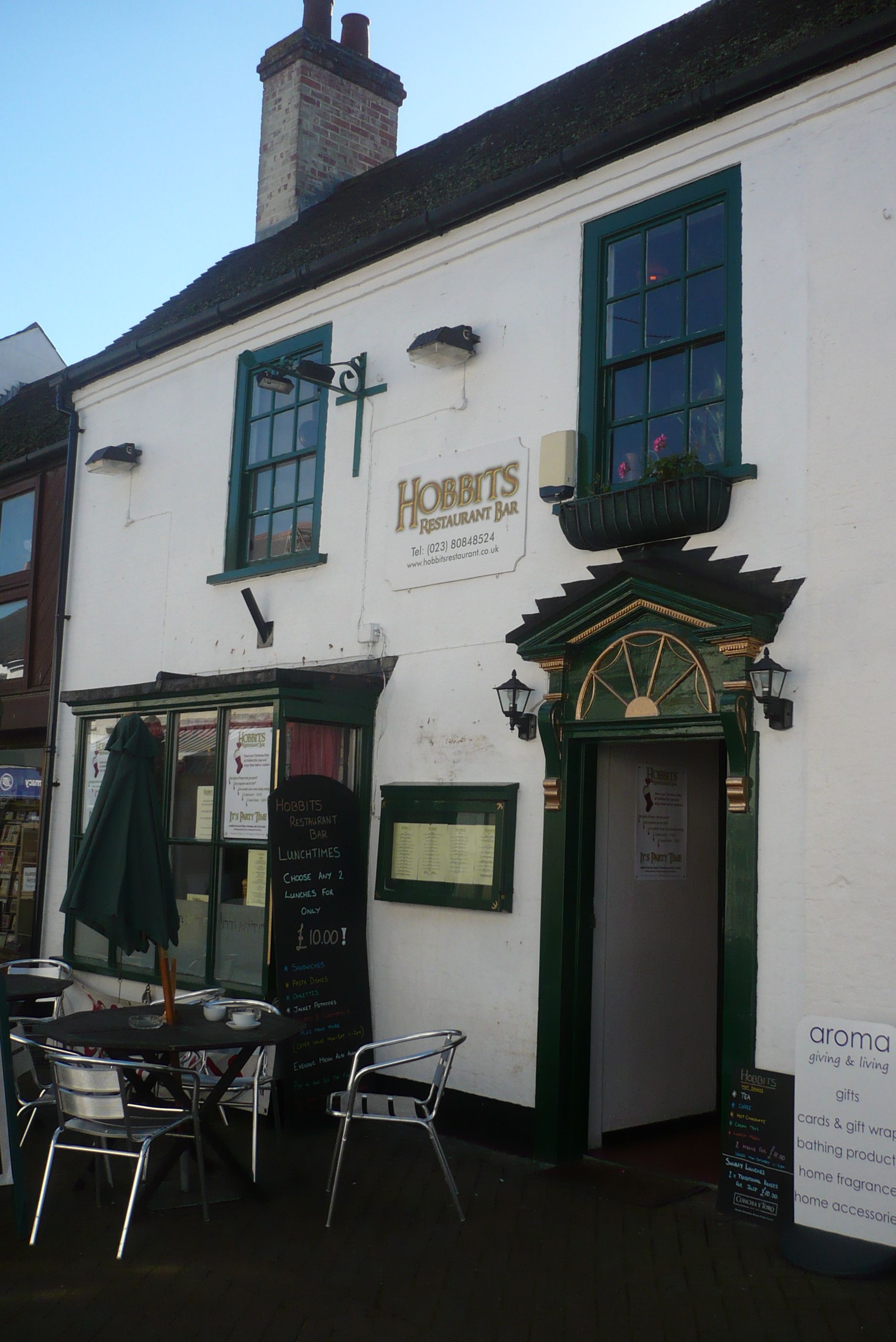 Hobbit Restaurant & Bar, Hythe (Photo: D Pritchard - 20/10/2010). (Pub, External). Published on 20-10-2010