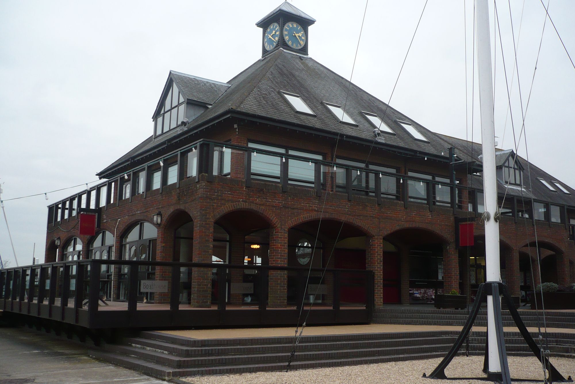 Boathouse Hotel, Hythe. (Pub, External). Published on 23-12-2010