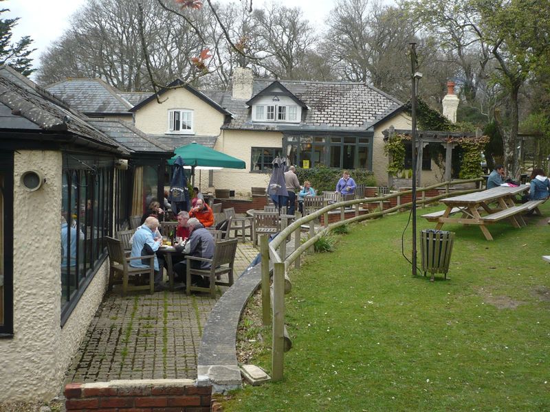 High Corner Inn, Linwood. (Pub, External, Garden, Customers). Published on 03-04-2011 