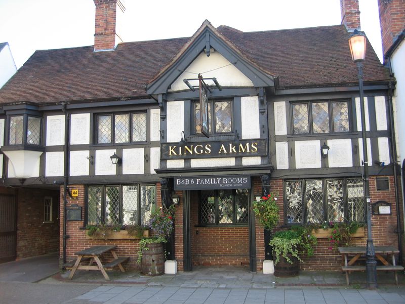 Kings Arms, Lymington in 2010. (Pub, External). Published on 10-10-2010 