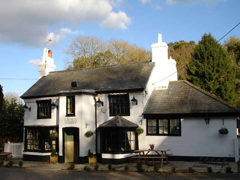 Crown Stirrup, Lyndhurst. (Pub, External, Key). Published on 10-11-2010