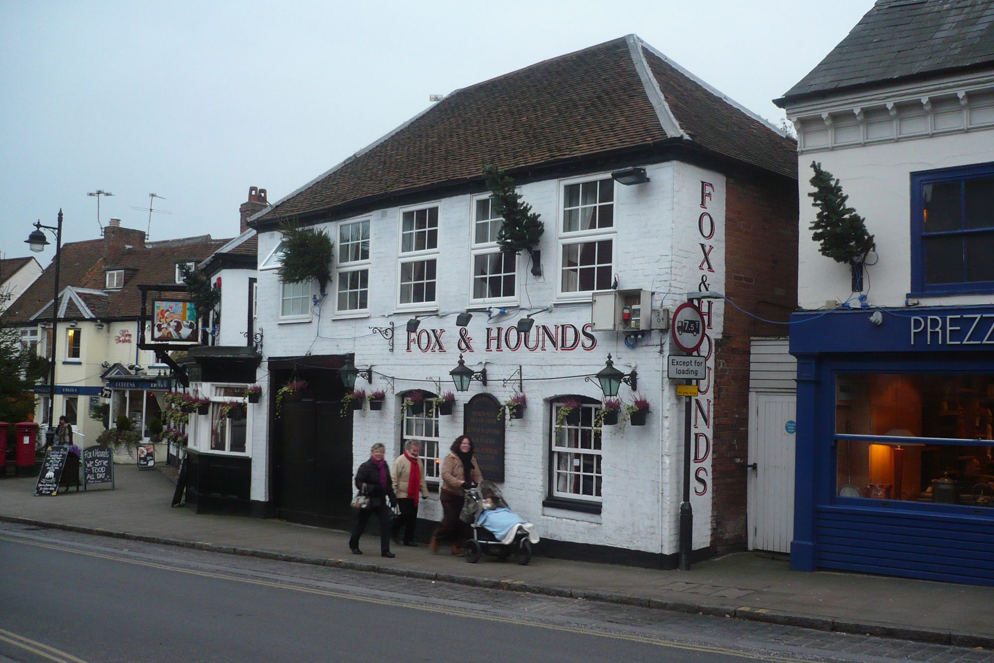 Fox & Hounds, Lyndhurst. (Pub, External, Key). Published on 27-11-2010