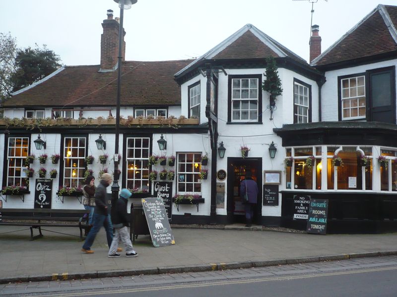 Fox & Hounds, Lyndhurst. (Pub, External). Published on 27-11-2010