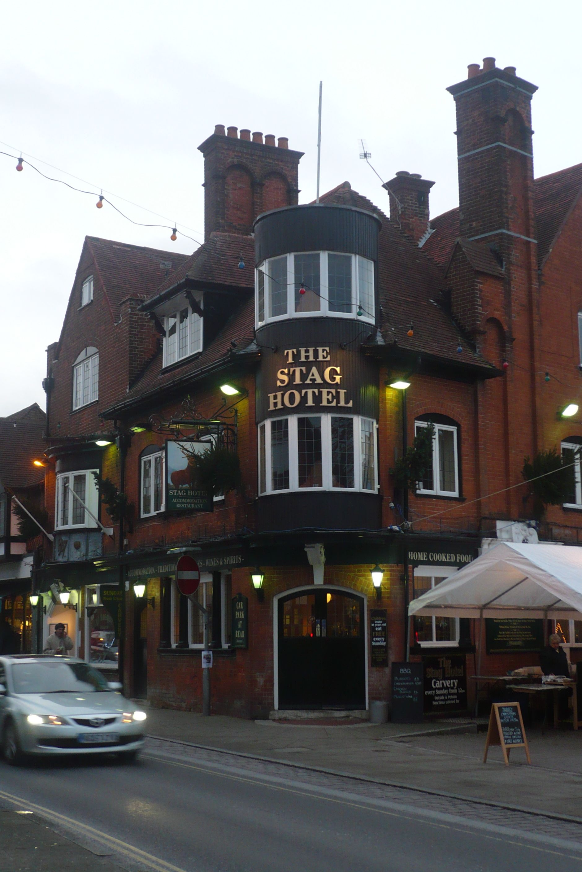 Stag Hotel, Lyndhurst. (Pub, External). Published on 27-11-2010