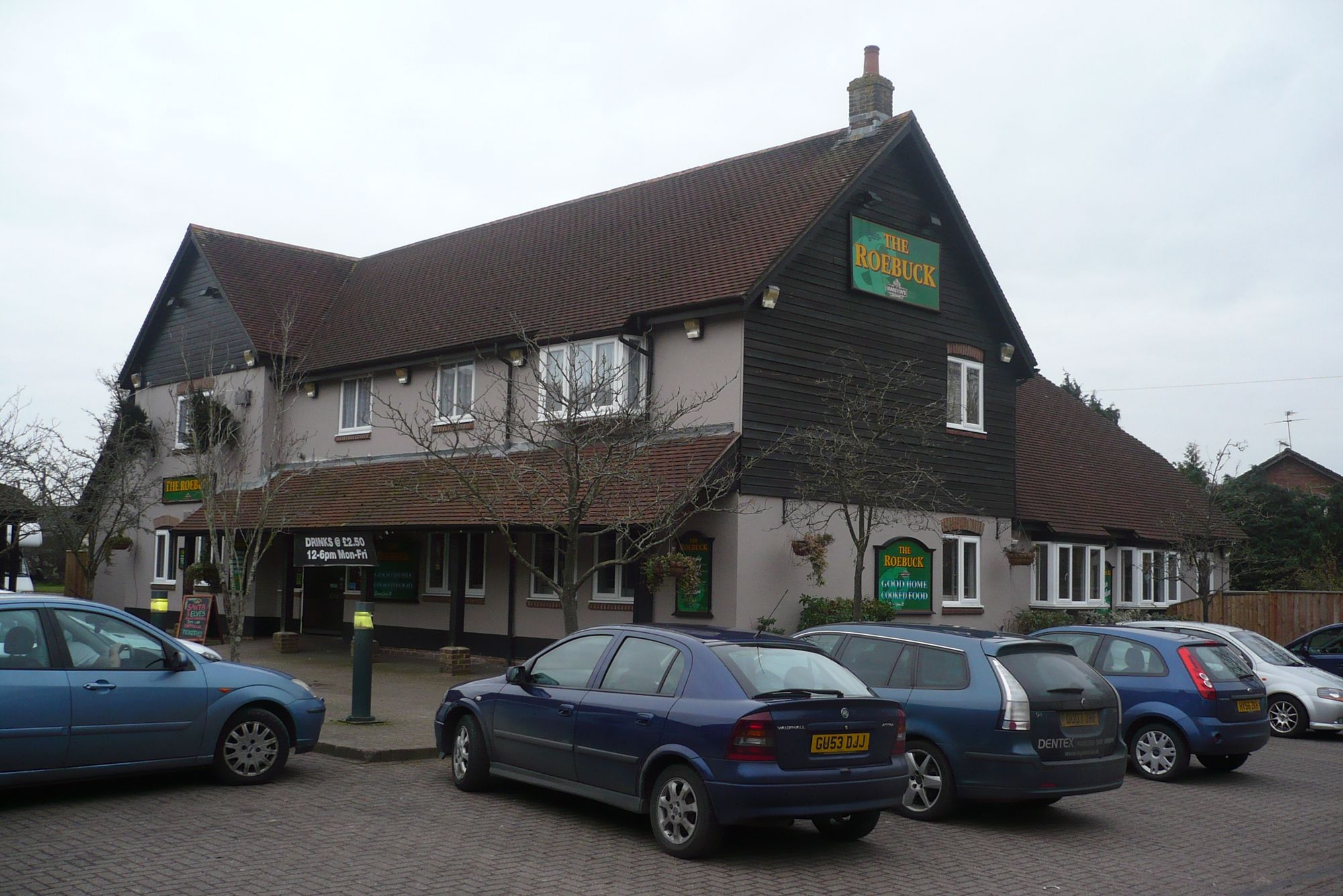 Roebuck, Marchwood (Photo: David Pritchard - 23/12/2010). (Pub, External). Published on 23-12-2010