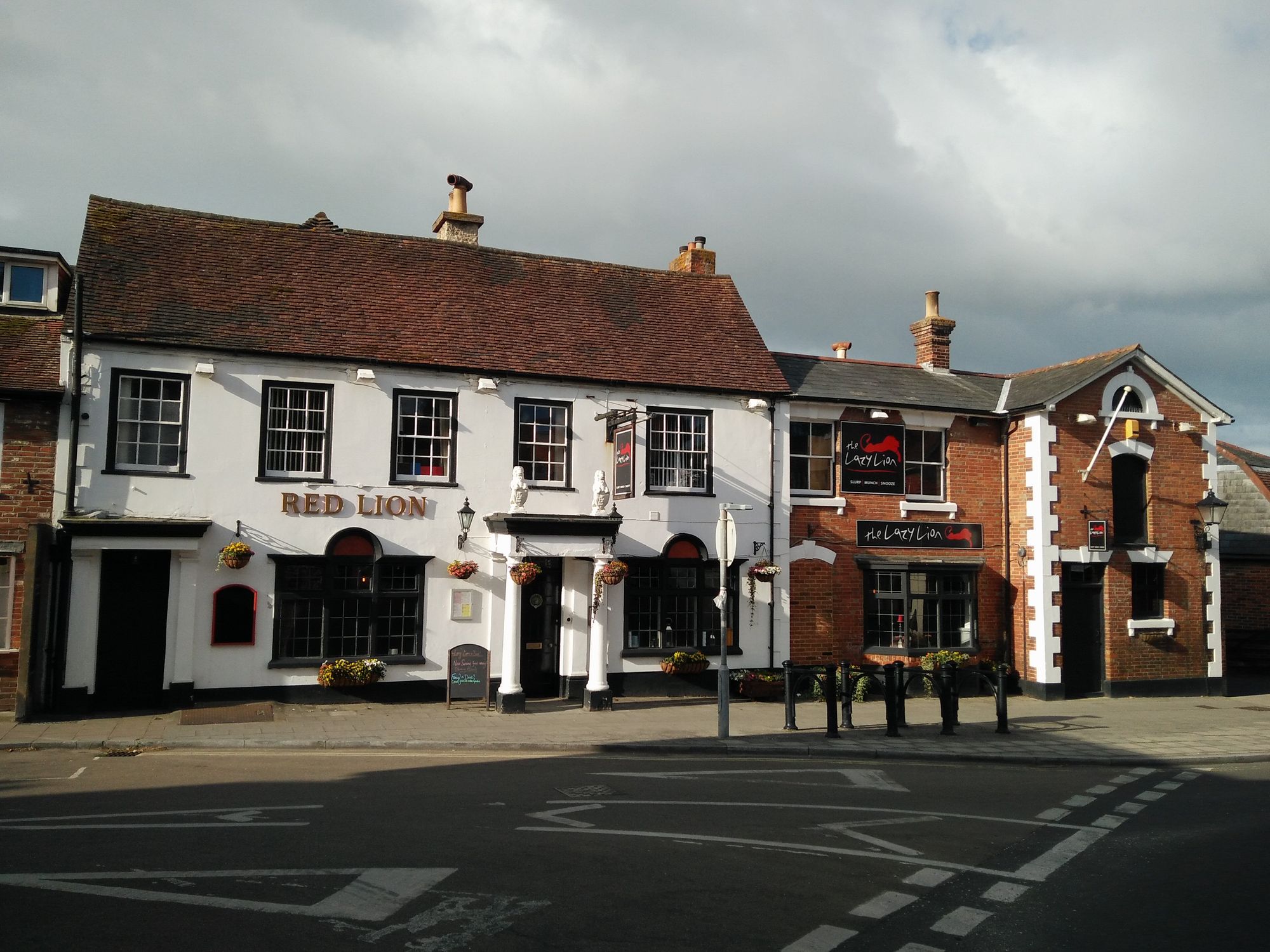 Lazy Lion, Milford on Sea (Photo: Pete Horn - 06/07/2020). (Pub, External). Published on 06-07-2020