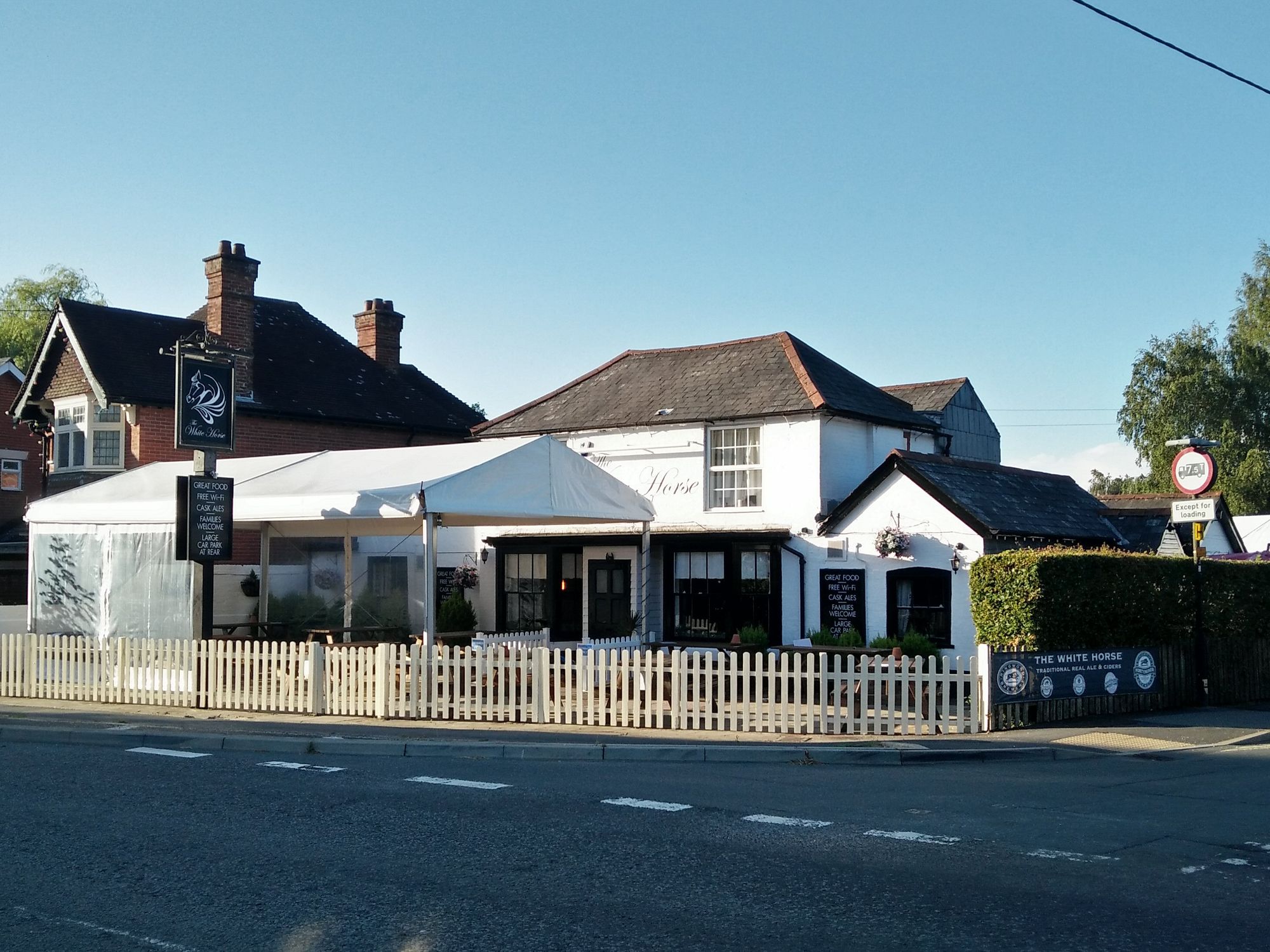 White Horse, Netley Marsh (Photo: Pete Horn 06/07/2020). (Pub, External, Key). Published on 06-07-2020