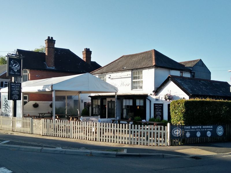 White Horse, Netley Marsh (Photo: Pete Horn 06/07/2020). (Pub, External). Published on 06-07-2020