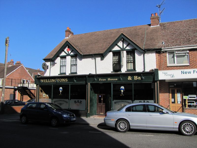 Wellingtons, New Milton in 2011. (Pub, External). Published on 08-04-2011