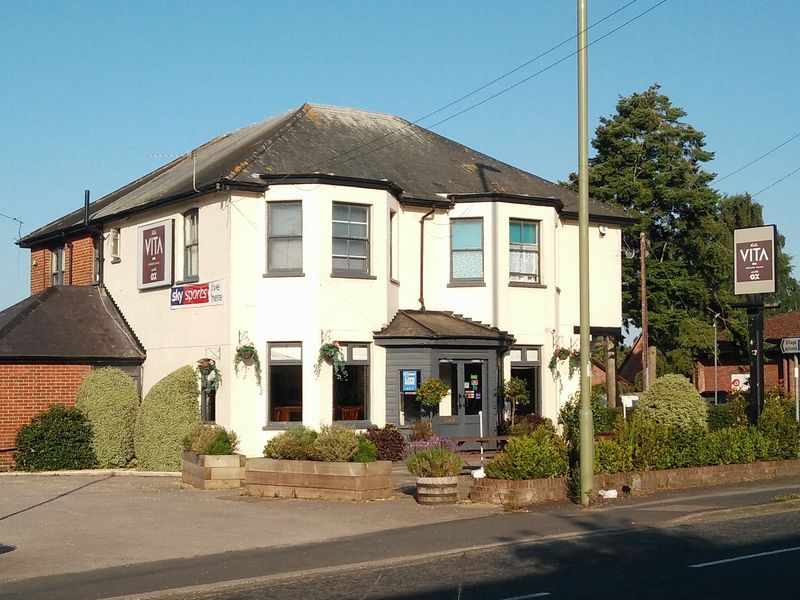 Bella Vita & The Ox Bar, North Baddesley. (Pub, External). Published on 23-06-2020