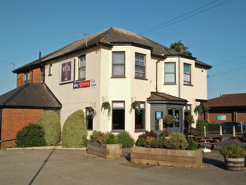 Bella Vita & The Ox Bar, North Baddesley. (Pub, External). Published on 23-06-2020
