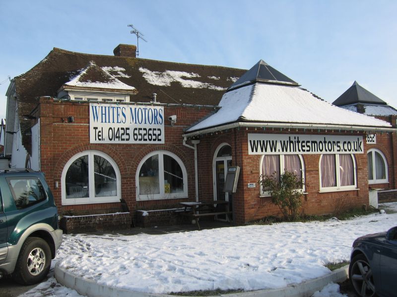 Chalkies Pub & Cafe, North Gorley. Photo: Alex Presland Dec 2010. (External). Published on 26-12-2010