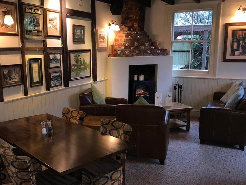 Royal Oak, North Gorley. (Bar, Restaurant). Published on 13-11-2018