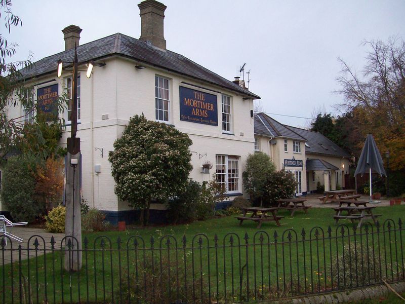 Mortimer Arms Hotel, Ower (Photo: Drew Dyer - 01/01/2007). (Pub, External, Garden, Key). Published on 01-01-2007 