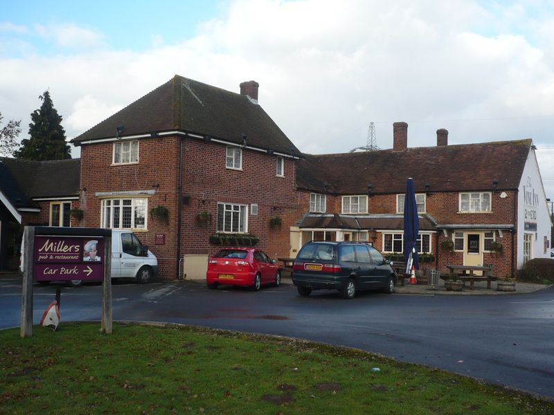 Vine Inn, Ower (Photo: David Pritchard - 08/01/2011). (Pub, External, Key). Published on 08-01-2011