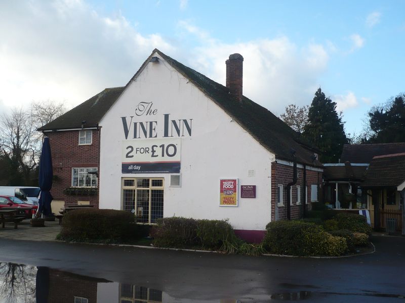 Vine Inn, Ower (Photo: David Pritchard - 08/01/2011). (Pub, External). Published on 08-01-2011 