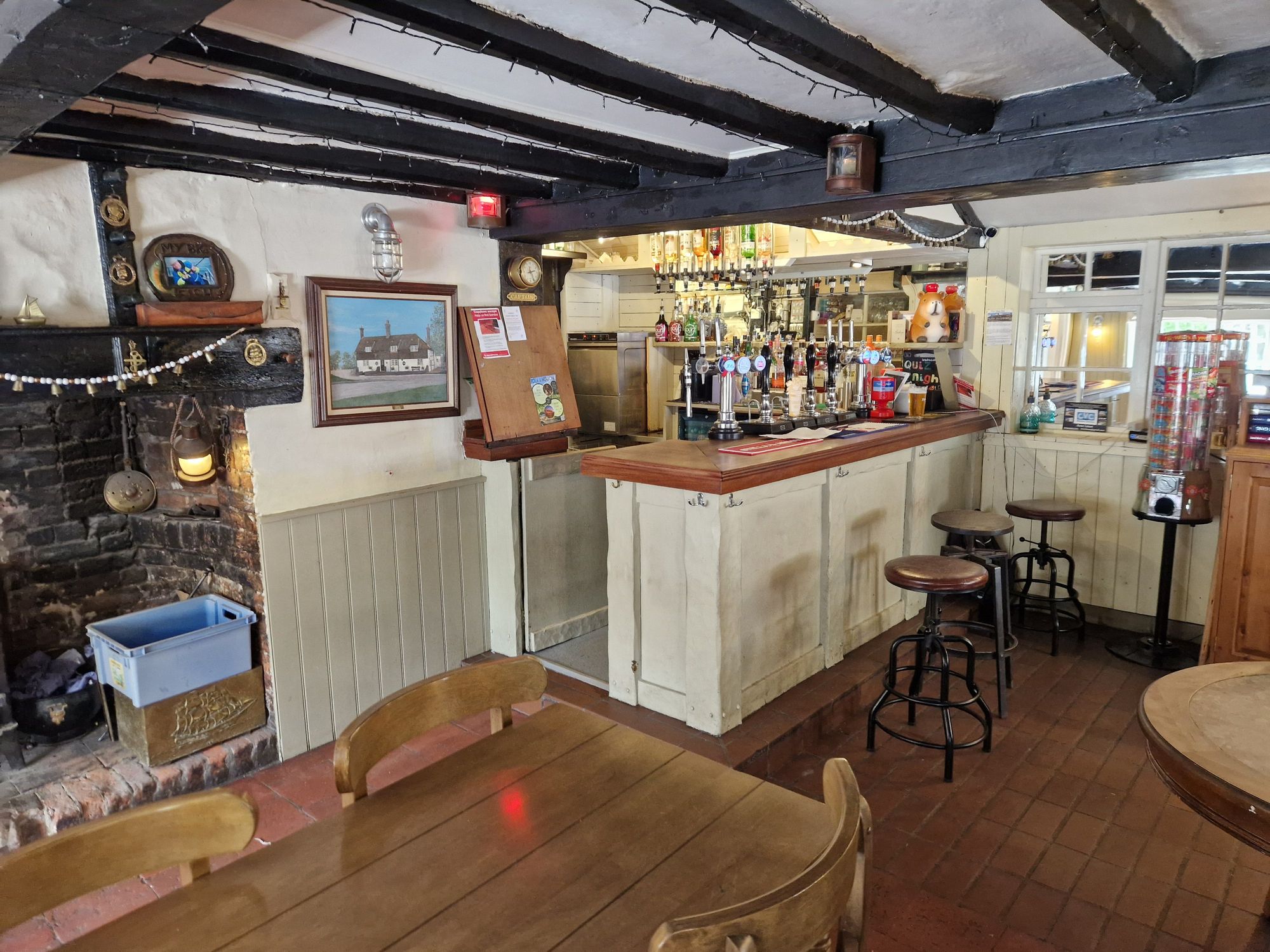 Ship Inn, Owslebury (Photo: Pete Horn - 26/07/2026). (Bar). Published on 26-07-2026