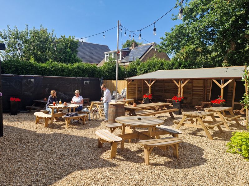 Lion & Lamb, Pennington (Photo: Pete Horn - 18/06/2026). (Pub, Garden). Published on 18-06-2026 