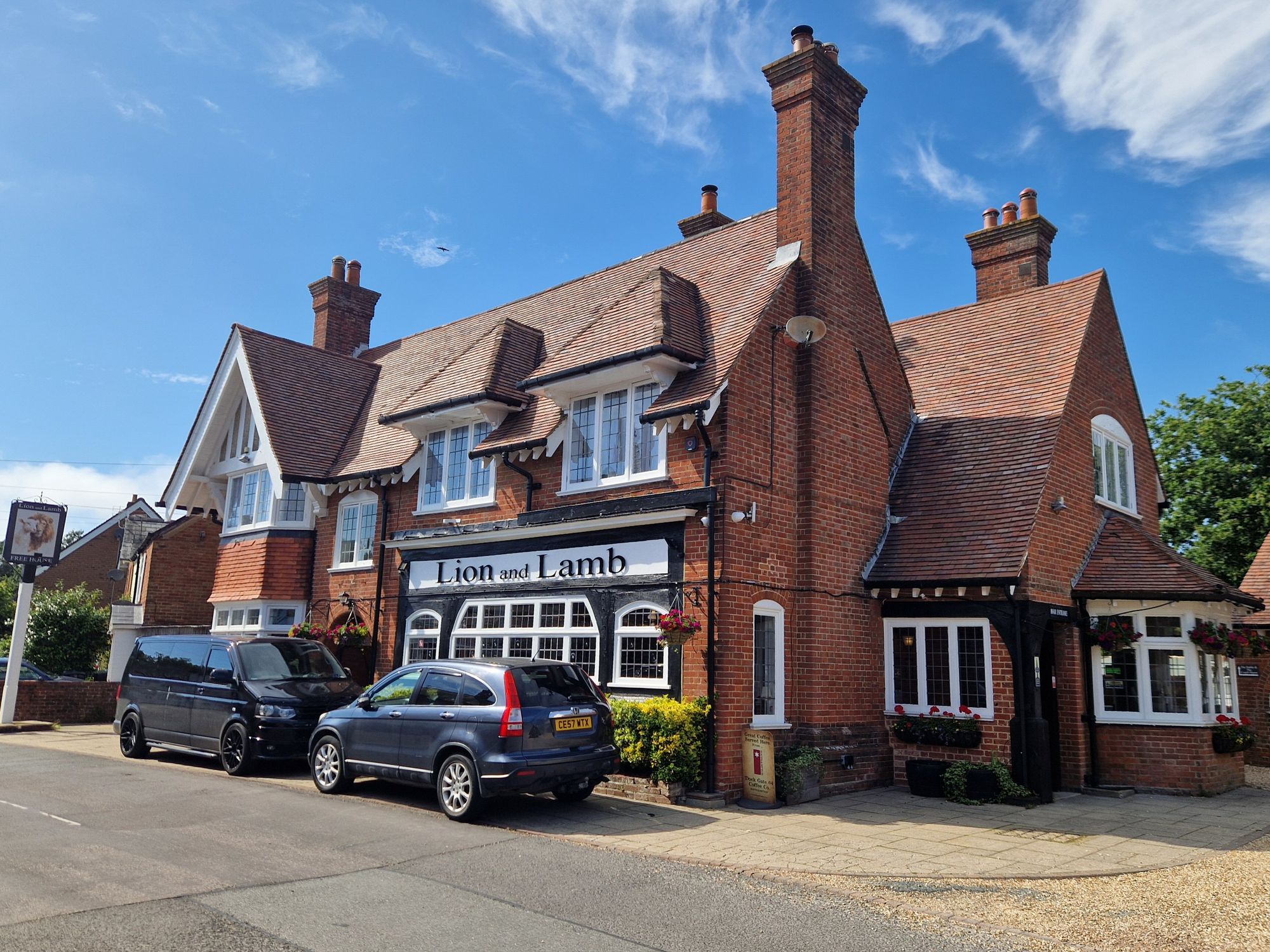 Lion & Lamb, Pennington (Photo: Pete Horn - 18/06/2026). (Pub, External). Published on 18-06-2026