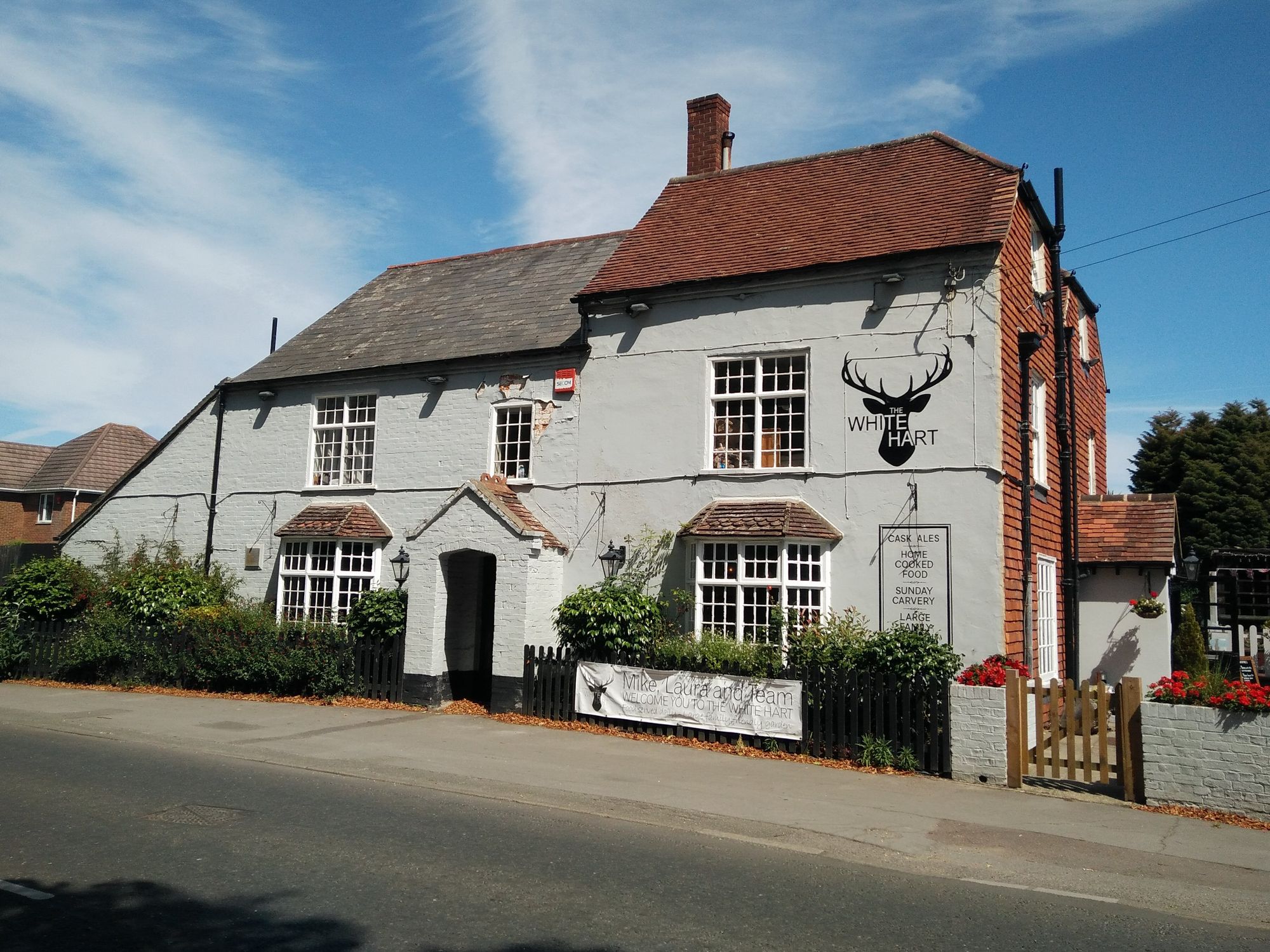 White Hart, Pennington. (Pub, External). Published on 22-07-2020