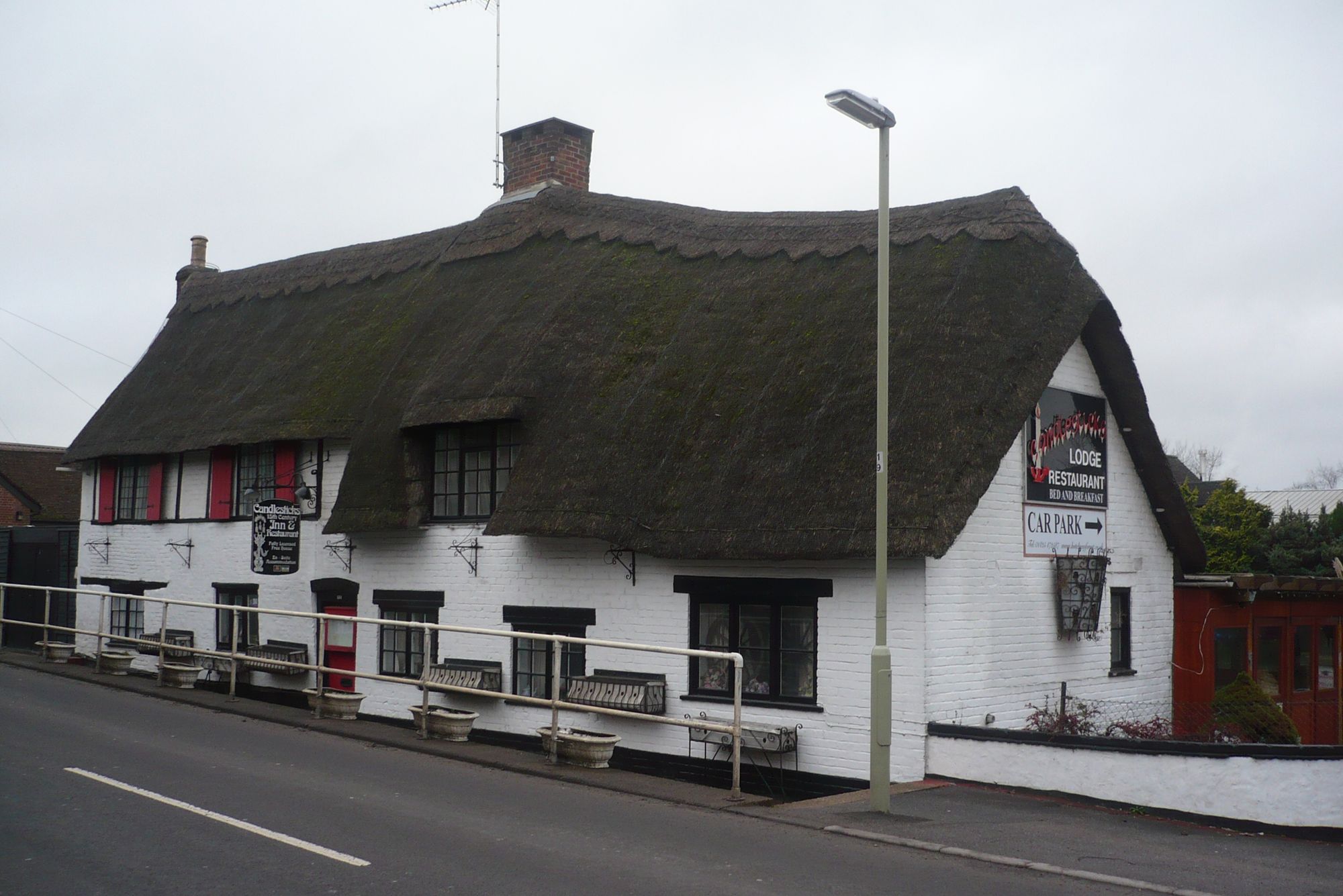 Candlesticks Inn, Ringwood (Photo: David Pritchard - 30/12/2010). (External, Key). Published on 30-12-2010