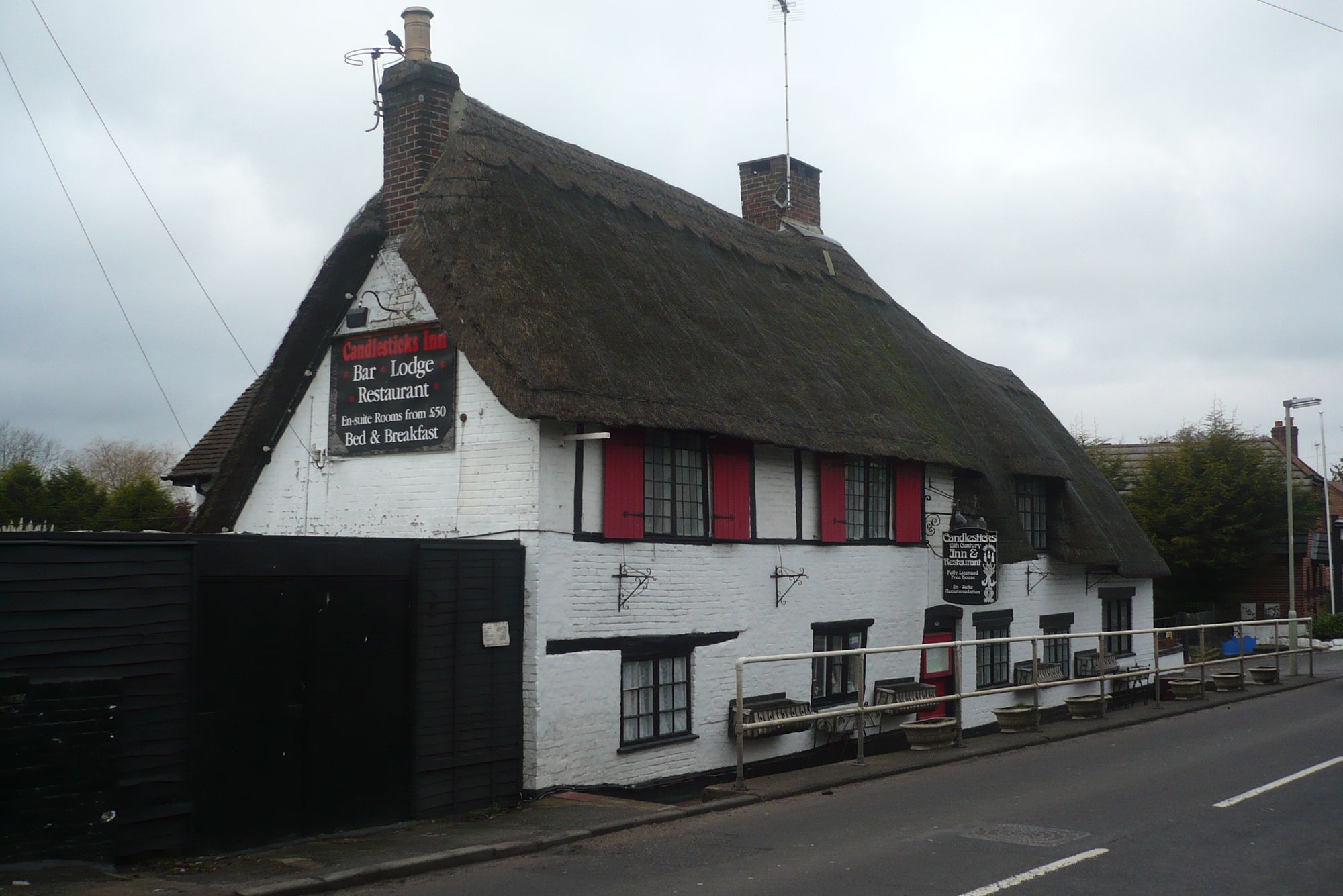 Candlesticks Inn, Ringwood (Photo: David Pritchard - 30/12/2010). (Pub, External). Published on 30-12-2010