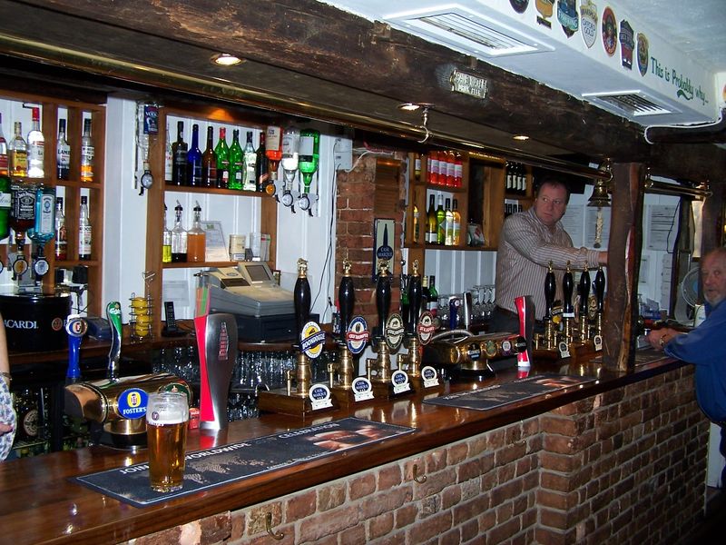 Inn on the Furlong, Ringwood. (Pub, Bar). Published on 13-02-2003