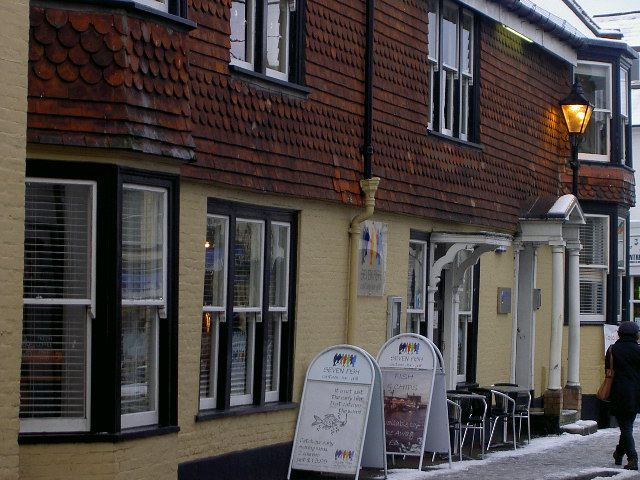 Crown Hotel, Ringwood. (External, Key). Published on 23-12-2010