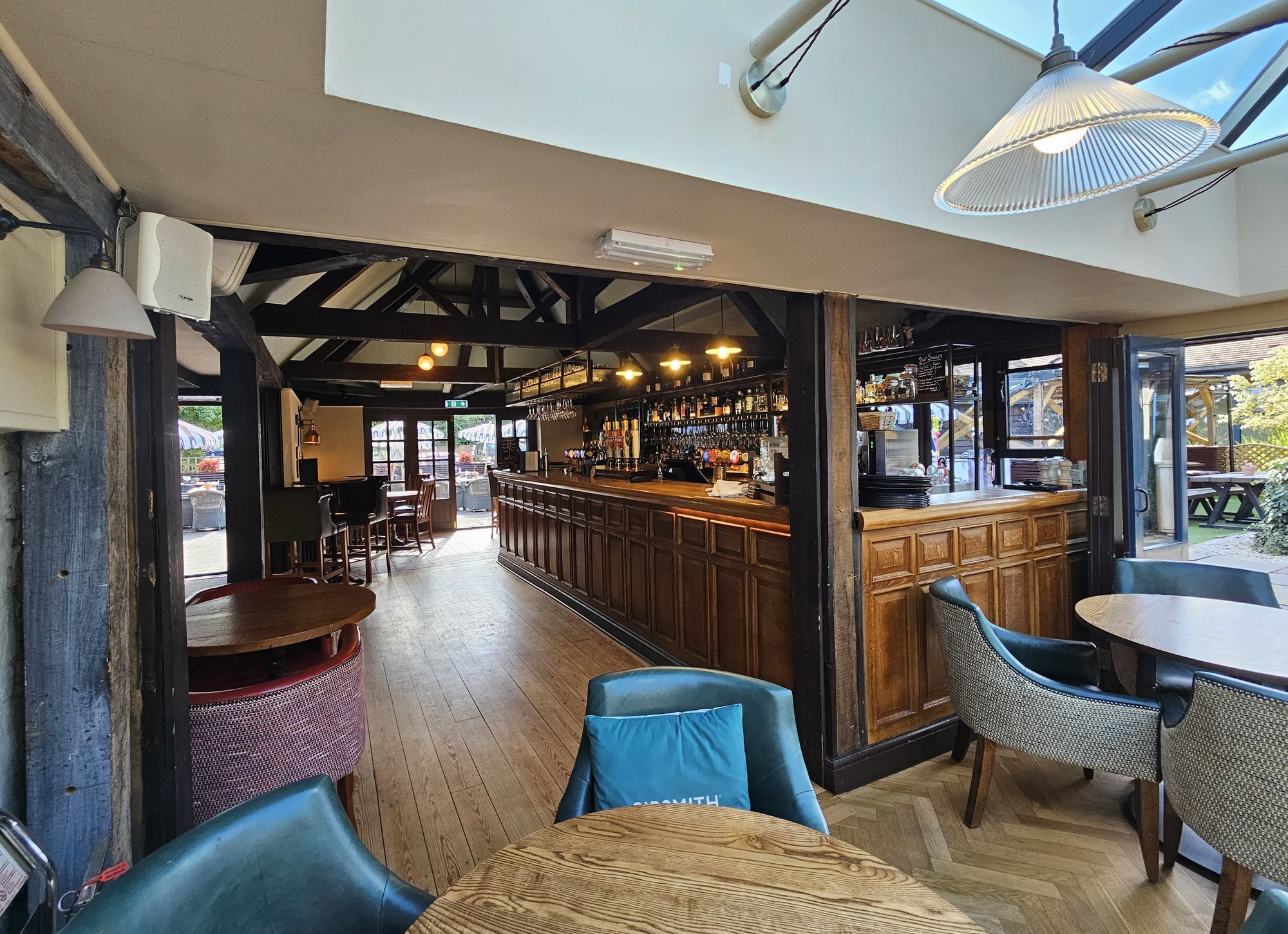 Cromwell Arms, Romsey (Photo: Gary Woodward - 06/08/2026). (Bar). Published on 06-08-2026