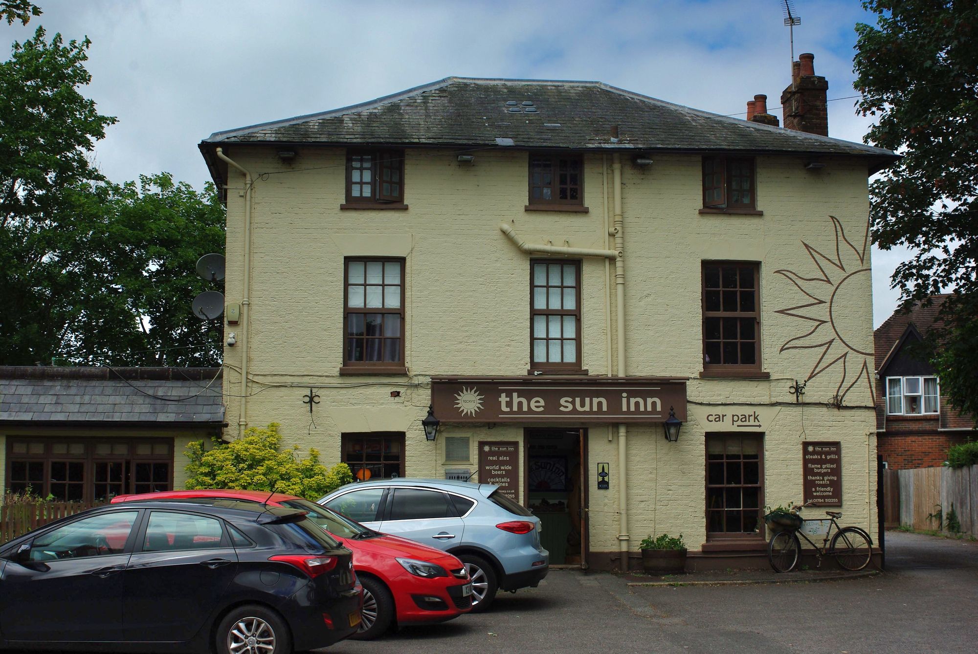 Sun Inn, Romsey (Photo: Geoff Marsh - 2018). (Pub, External). Published on 30-11--0001