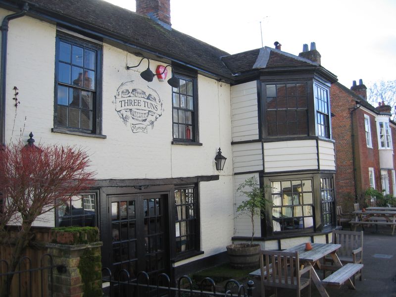 Three Tuns, Romsey (Photo: Alex Presland - 02/02/2013). (Pub, External). Published on 02-02-2013