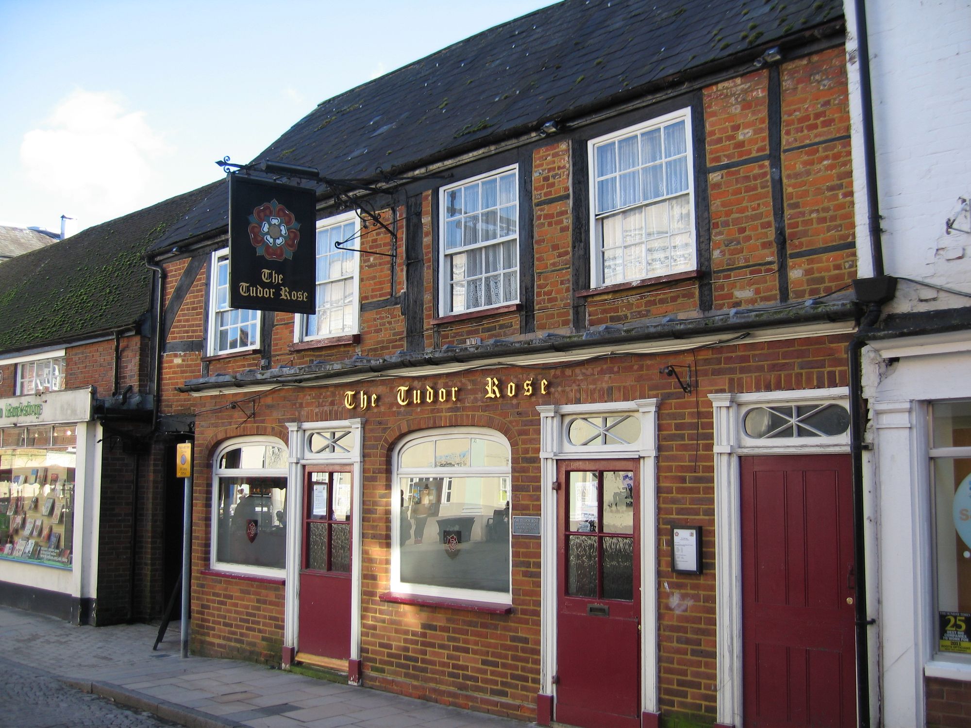 Tudor Rose, Romsey. (Pub, External). Published on 02-02-2013