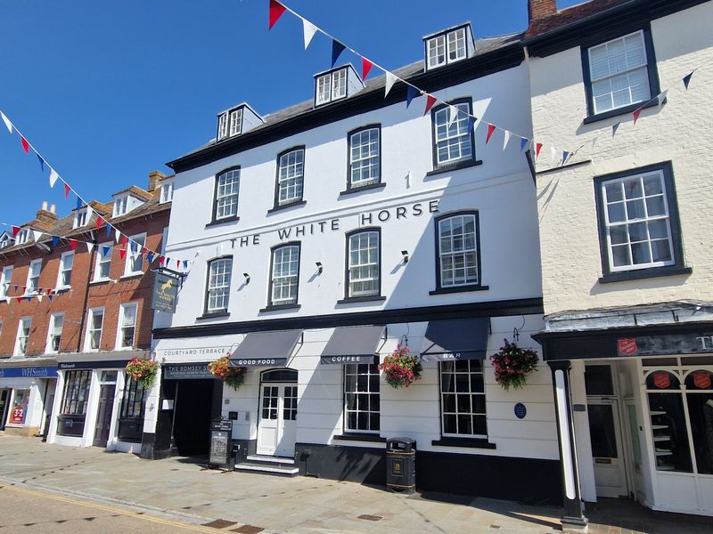 White Horse, Romsey (Photo: Pete Horn - 17/08/2025). (Pub, External, Key). Published on 17-08-2025