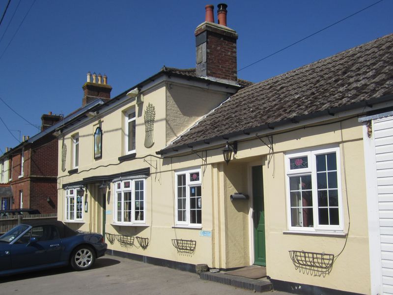 Wheatsheaf Inn, Shedfield (Photo: Pete Horn - 20/04/2013). (Pub, External). Published on 20-04-2013